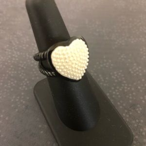 La Reine Faux Pearl Heart Black Metallic Ring